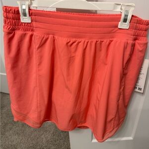 Lulu Hotty Hot HR Skort Long in Coral NWT